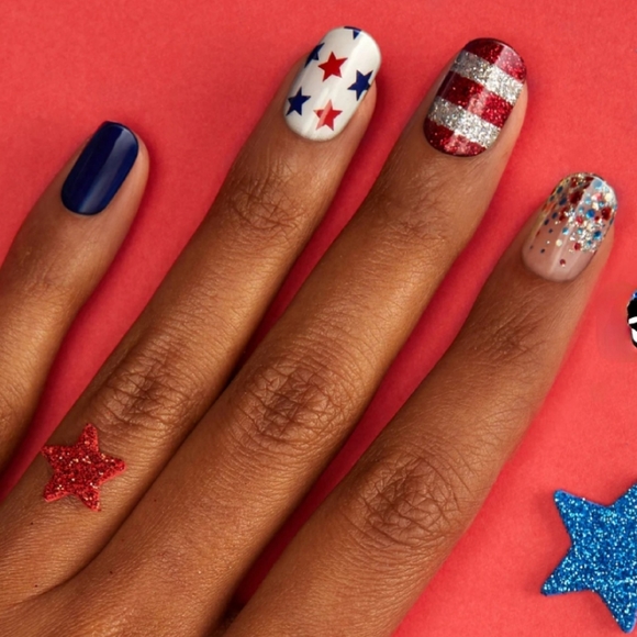 Dashing Diva Makeup Dashing Diva Gloss Nail Strips Poshmark